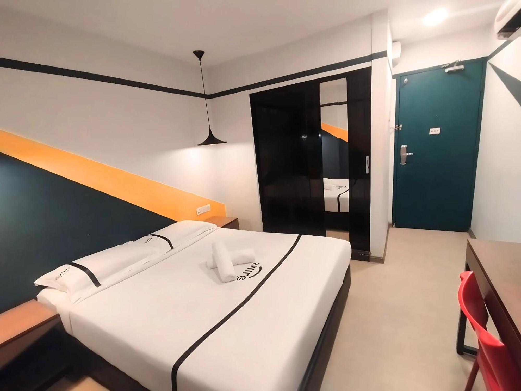 Smile Hotel C180 Cheras Selatan Exterior photo
