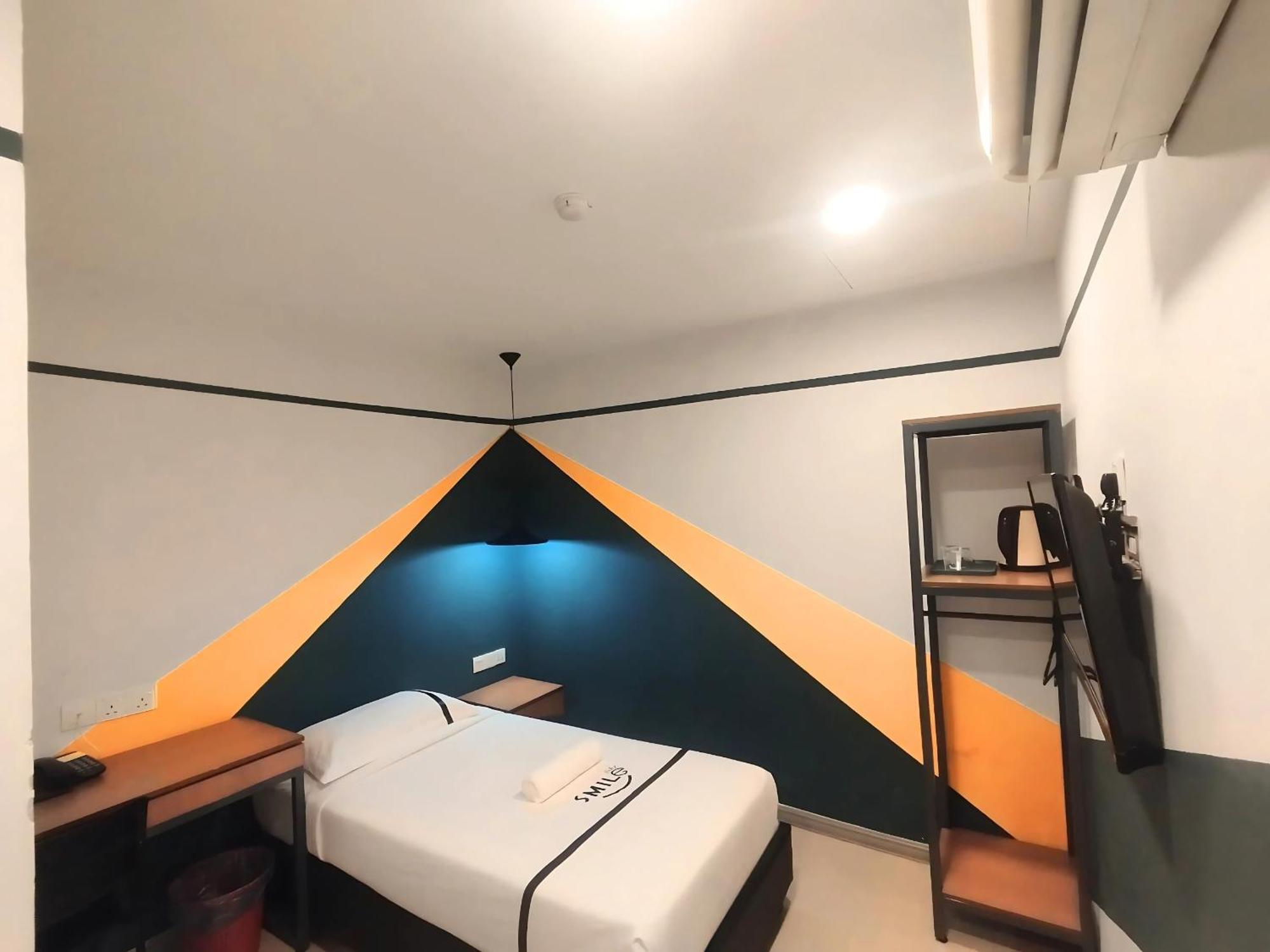 Smile Hotel C180 Cheras Selatan Exterior photo