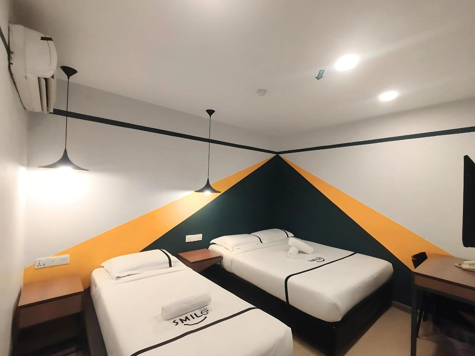 Smile Hotel C180 Cheras Selatan Exterior photo